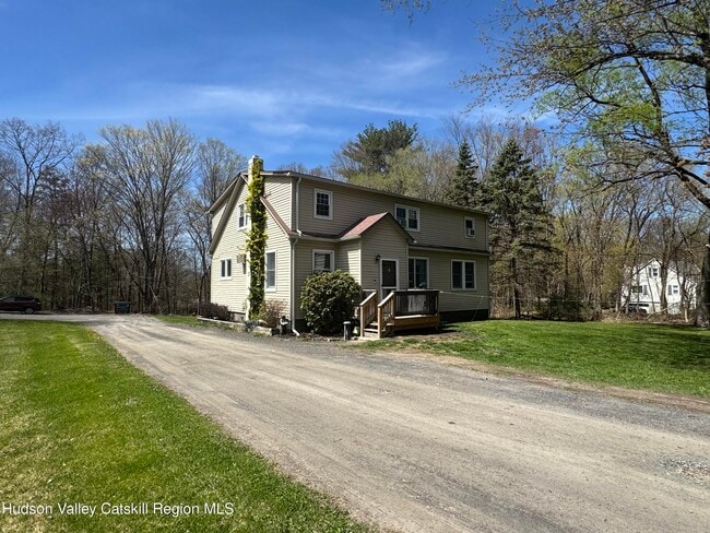 Building Photo - 51 Dubois Rd