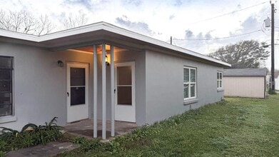 Building Photo - 916 S Kansas St