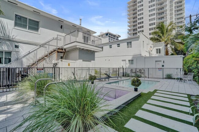 Building Photo - 3020 Seville St