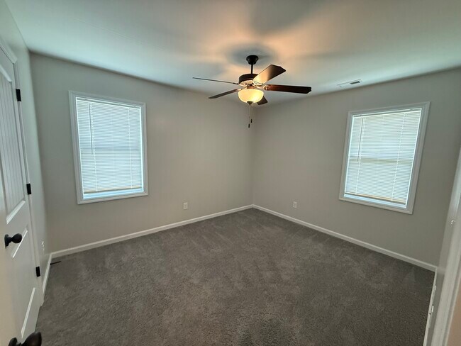 Building Photo - 308 E Franck St