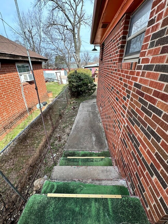 Building Photo - 3 Bed 2.5 bath house in OKC