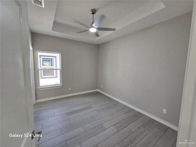Building Photo - 12 S Xanthia St