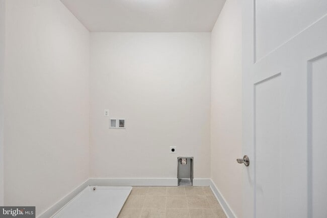 Building Photo - 356 Evermore Ln