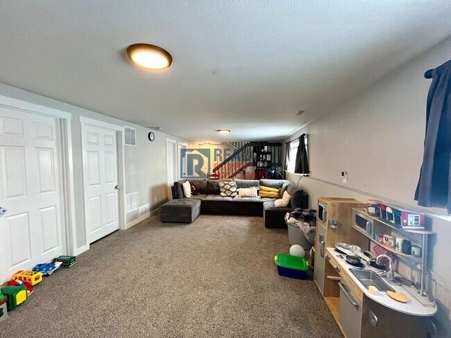 Building Photo - 7110 Goldfield Dr