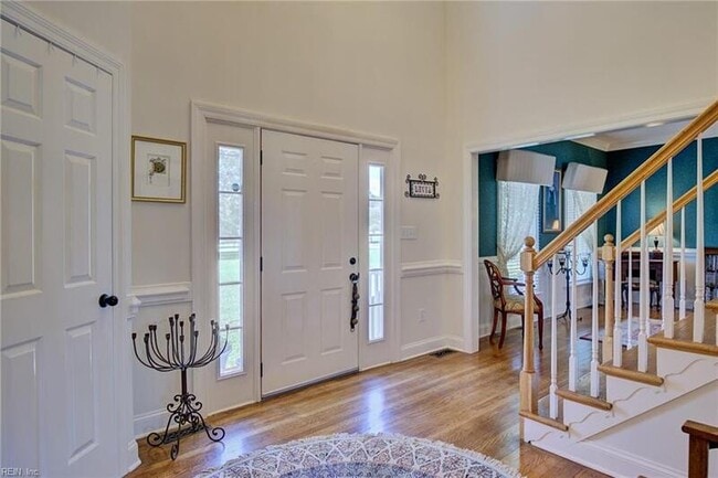 Building Photo - 12325 6 Ponds Ln