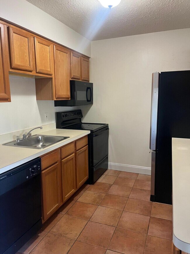 Building Photo - 2592 Eagles Cir