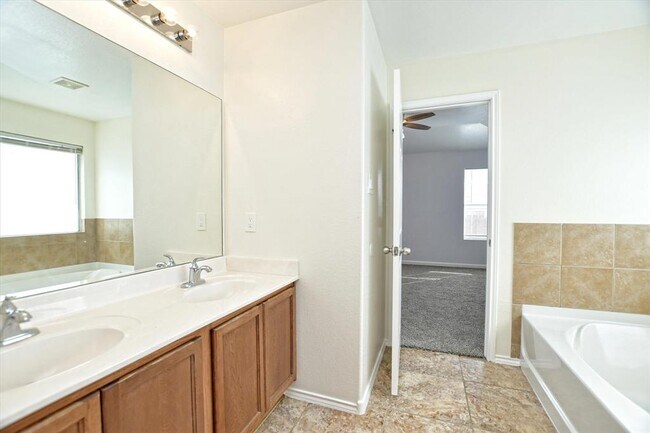 Building Photo - 401 Bandara Woods Blvd