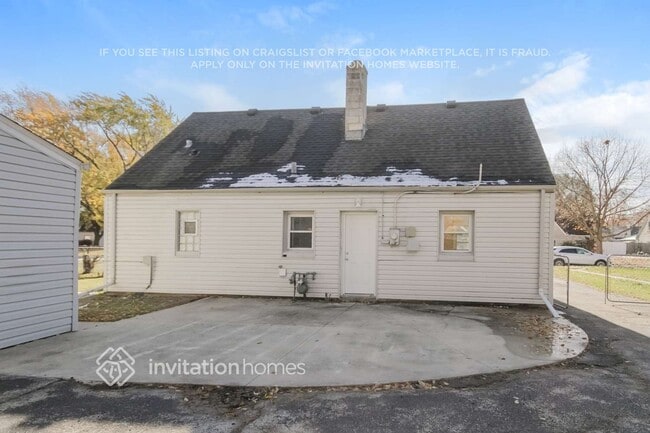 Building Photo - 4100 W 99th Pl