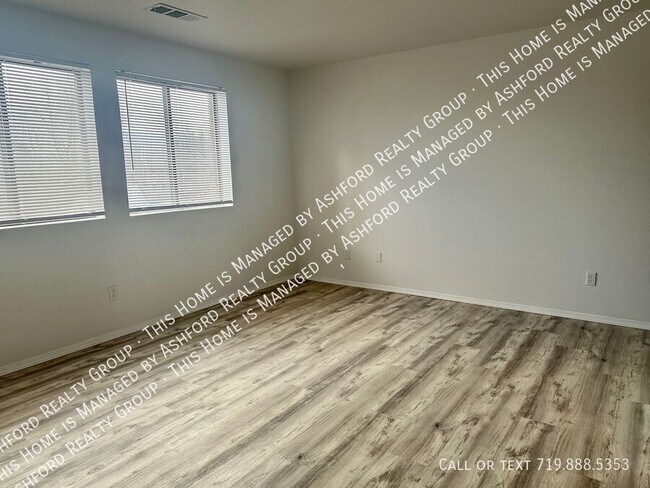 Building Photo - 1120 Yuma St