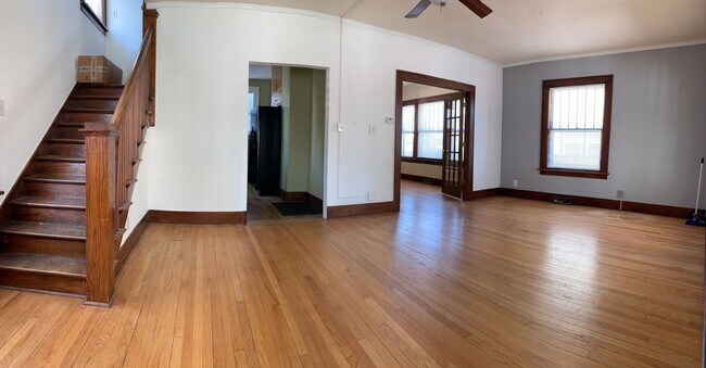 Building Photo - 110 W Columbia Ave