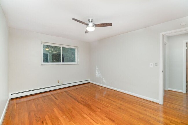 Building Photo - 3519 Linwood Ave