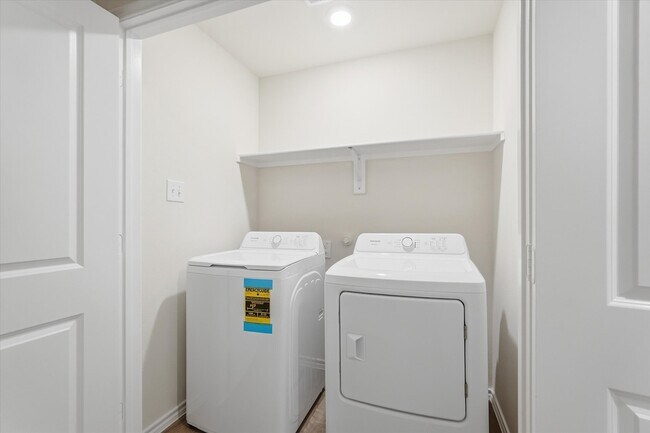 Building Photo - 1141 Northfield Dr