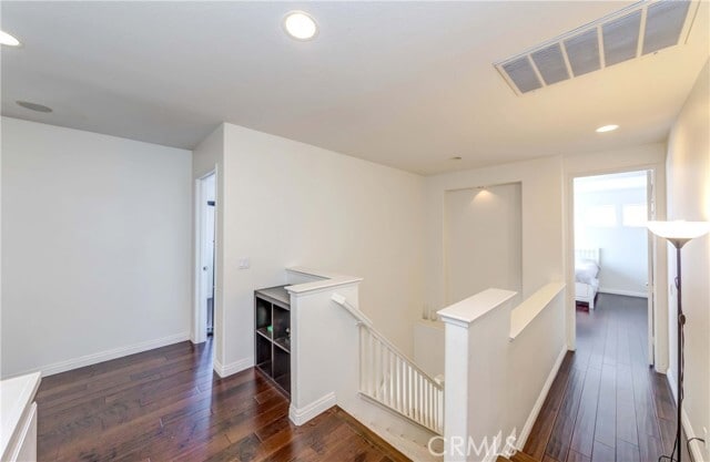 Building Photo - 5 Pelicano