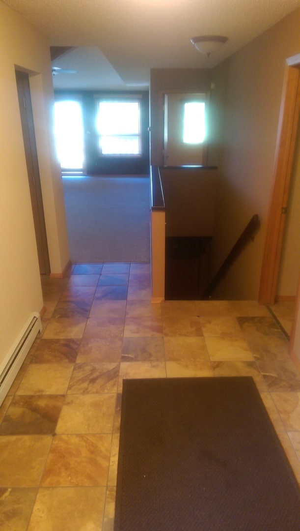 Building Photo - Three Bedroom Condo for rent!