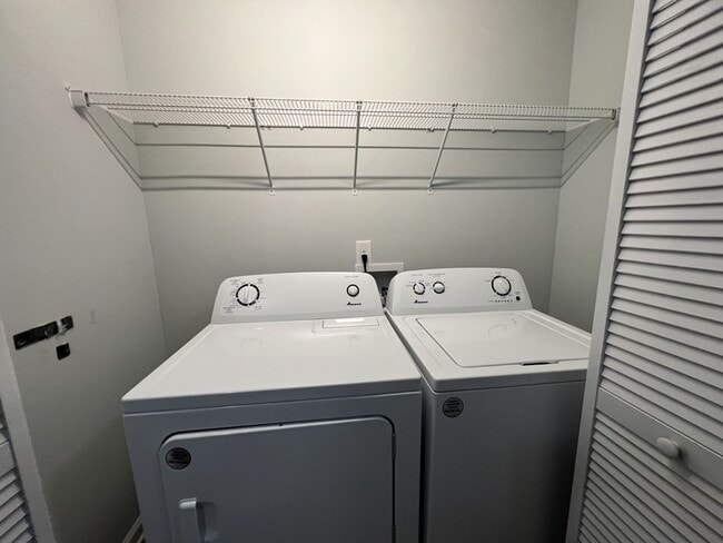 Building Photo - Townhome in Holly Ridge!!