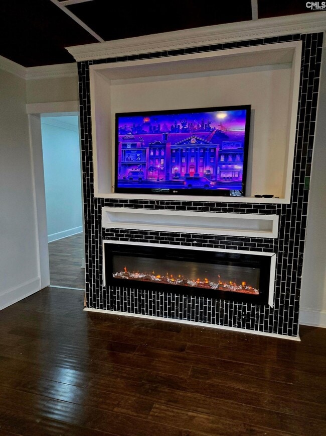 Building Photo - 641 Brooks Ave