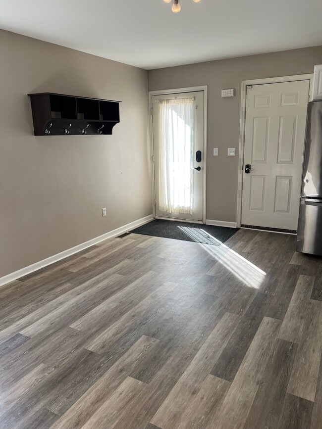 Building Photo - 443 South St