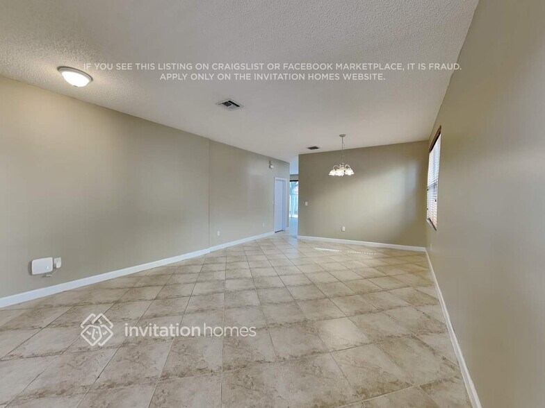 Building Photo - 5010 SW 155th Ave