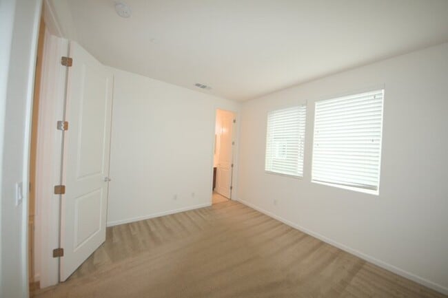 Building Photo - Dublin 3 stories 3 Beds, 3.5 Baths Townhouse in Boulevard community for rent