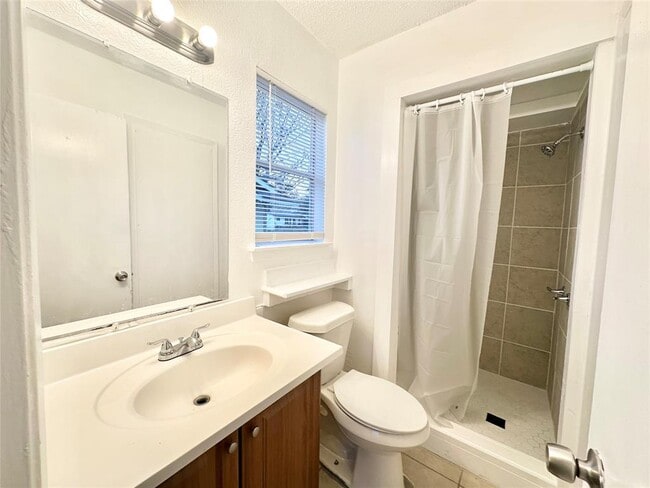 Building Photo - 7221 Ellington Cir