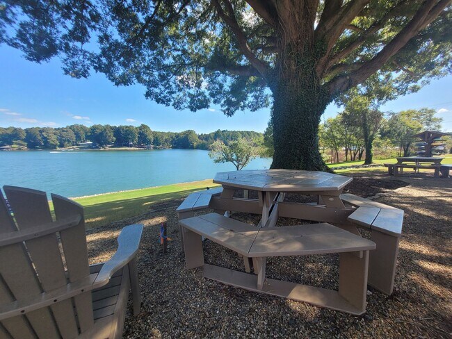 Building Photo - Brand New Luxury 2 Bed/2 Bath Condo - Wate...