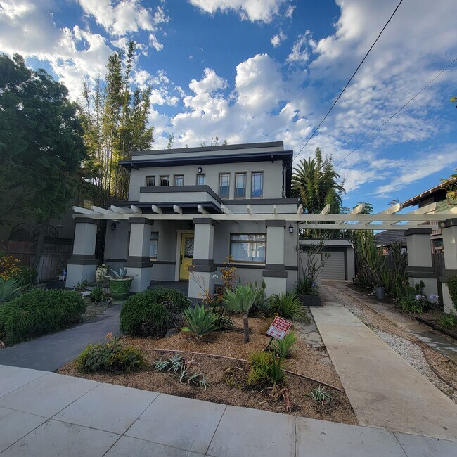 Building Photo - 3131 E Corto Pl