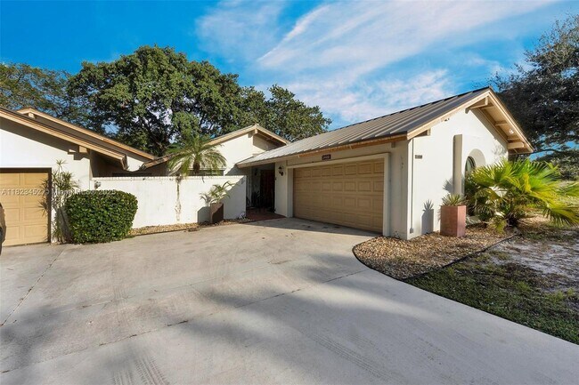 Primary Photo - 3400 Cherry Garden Cir