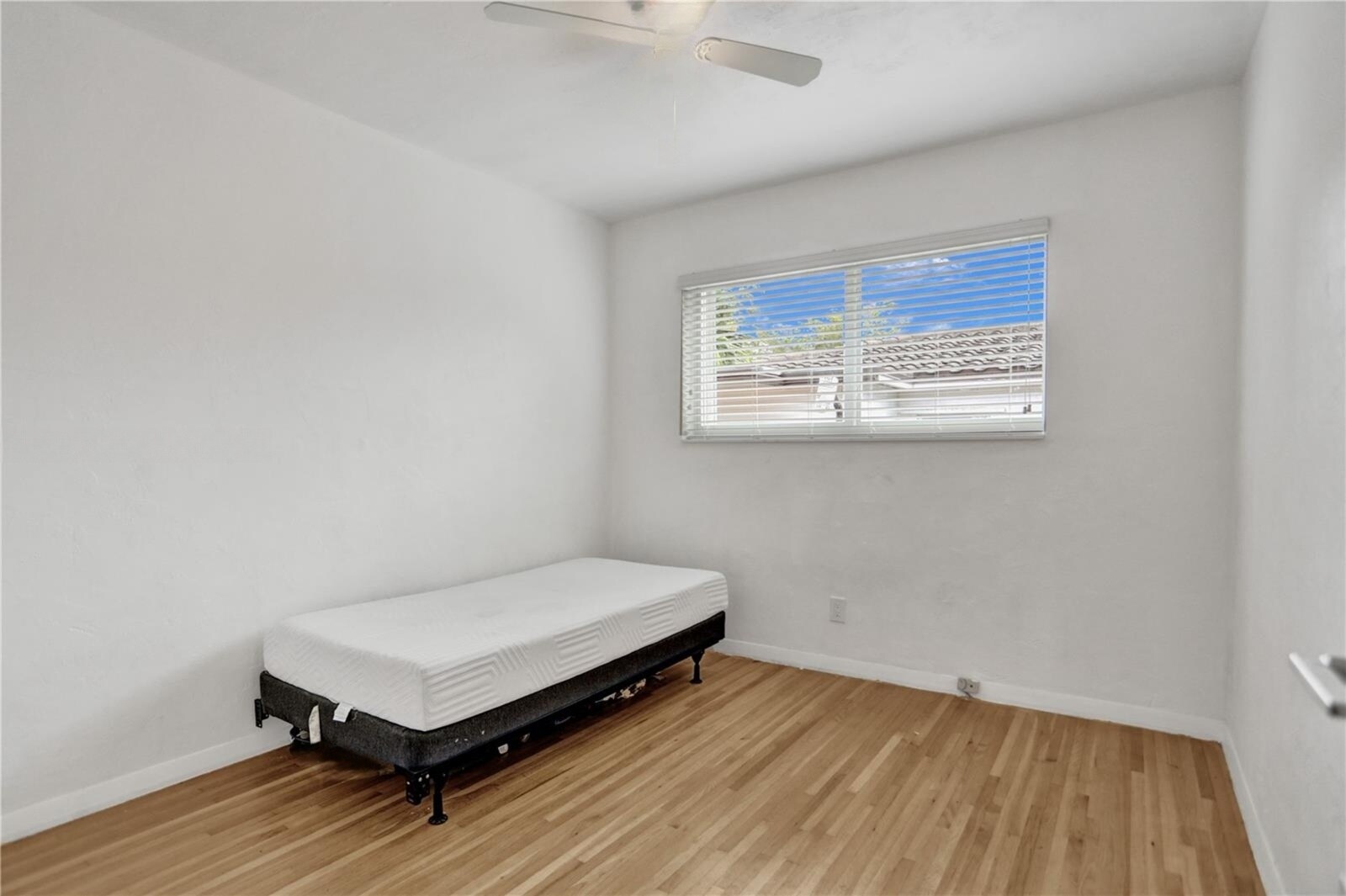 Building Photo - 12140 NE Miami Ct