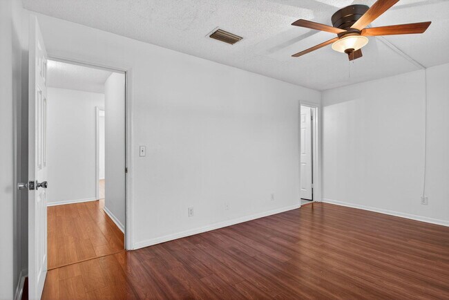 Building Photo - 7599 NW 73rd Terrace