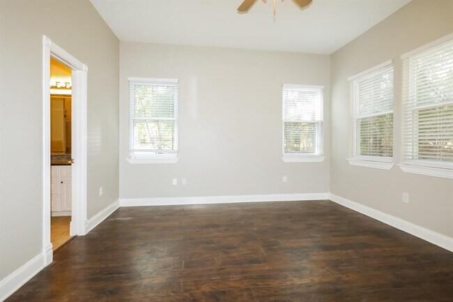 Building Photo - 11730 Twain Dr