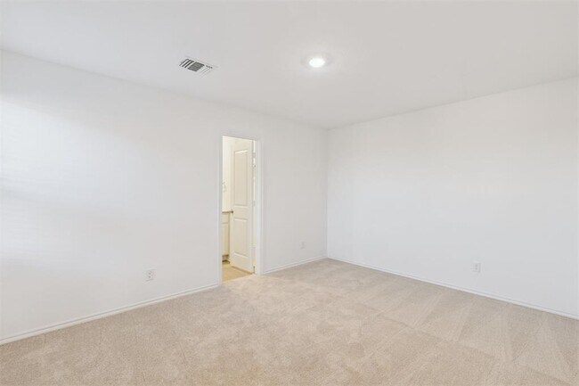 Building Photo - 14910 Parkway Center Ave