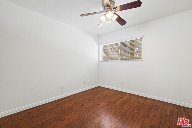 Building Photo - 10757 Hortense St