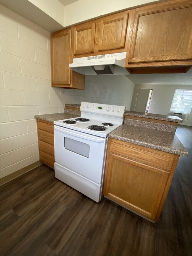 Building Photo - 1233 NE 4th St