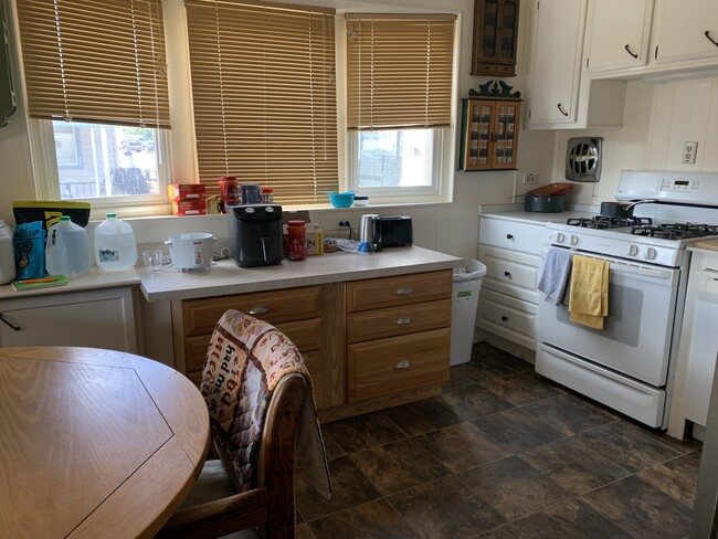 Building Photo - 10195 Manzanita Trail