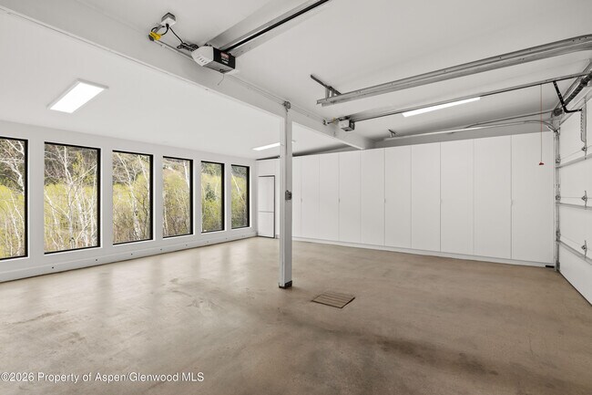 Building Photo - 284 Eastwood Rd