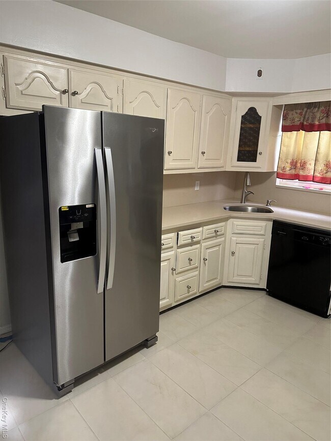 Building Photo - 162 Rolling St