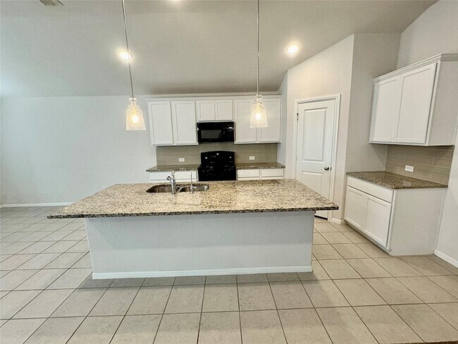 Building Photo - 6122 Heron Dr