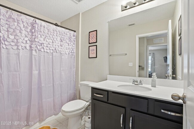 Building Photo - 12581 Creekside Mnr Dr