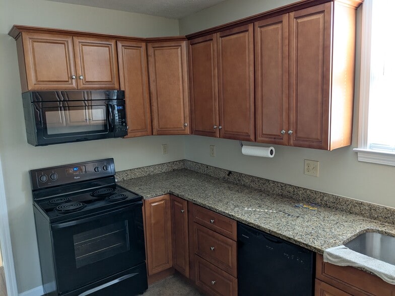 Building Photo - 306 Garren Ln