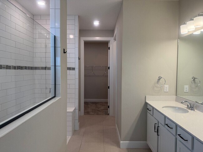 Building Photo - Lakeview Living with Bonus Flex Space & Resort-Style Amenities