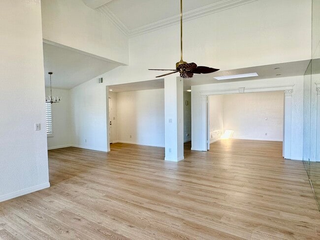 Building Photo - 417 Sierra Madre N