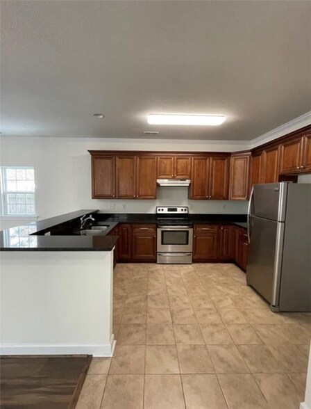 Building Photo - 205 Thalia Rd