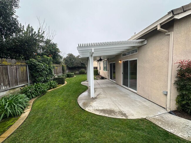 Building Photo - 1834 Treeline Way