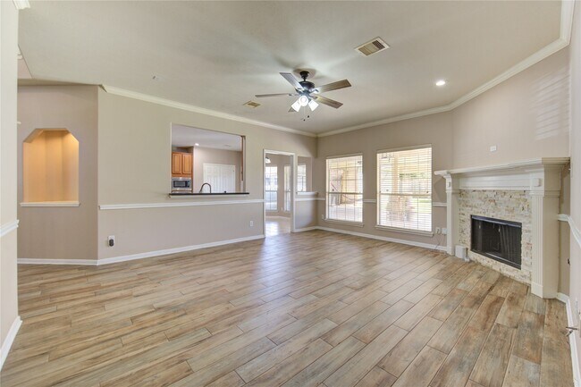 Building Photo - 7323 Sunset Bend Ln