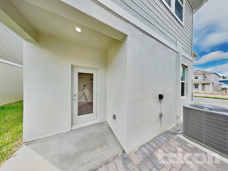 Building Photo - 733 Honeyrock St