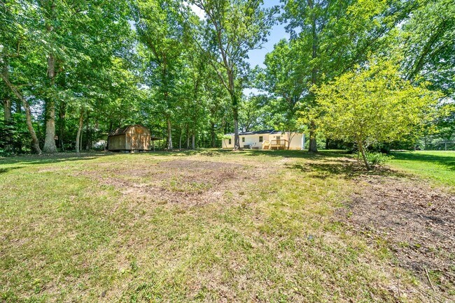 Building Photo - Fantastic Fully-Renovated Home in Kingston Springs on Almost 1 Acre!
