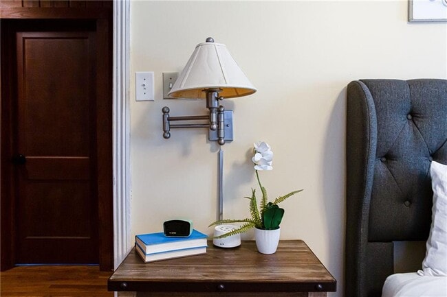 Building Photo - 4061 Lower Roswell Rd