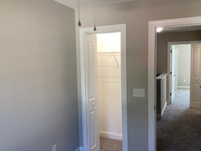 Building Photo - 3951 Newhall Dr NW