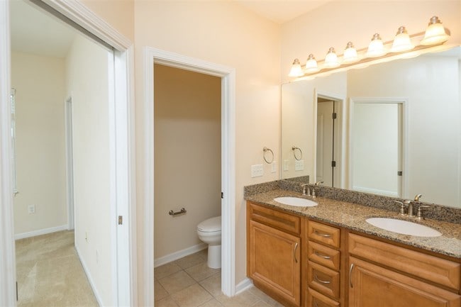 Building Photo - 175 Bayberry Cir
