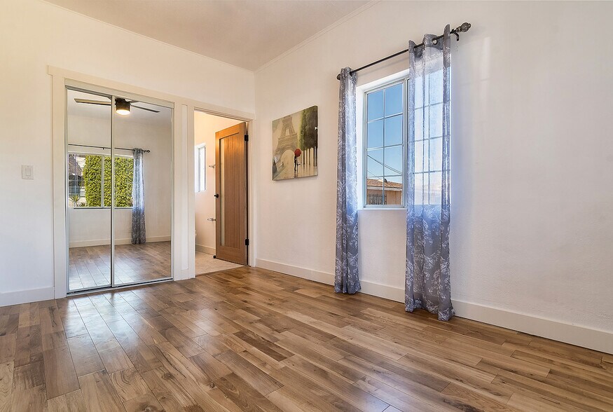 Building Photo - 2418 Fairmount St